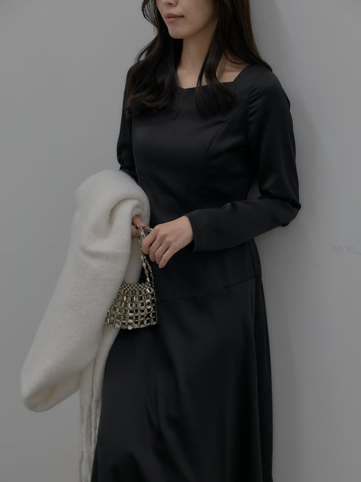 【Essential】ハートネックロングスリーブサテンワンピース