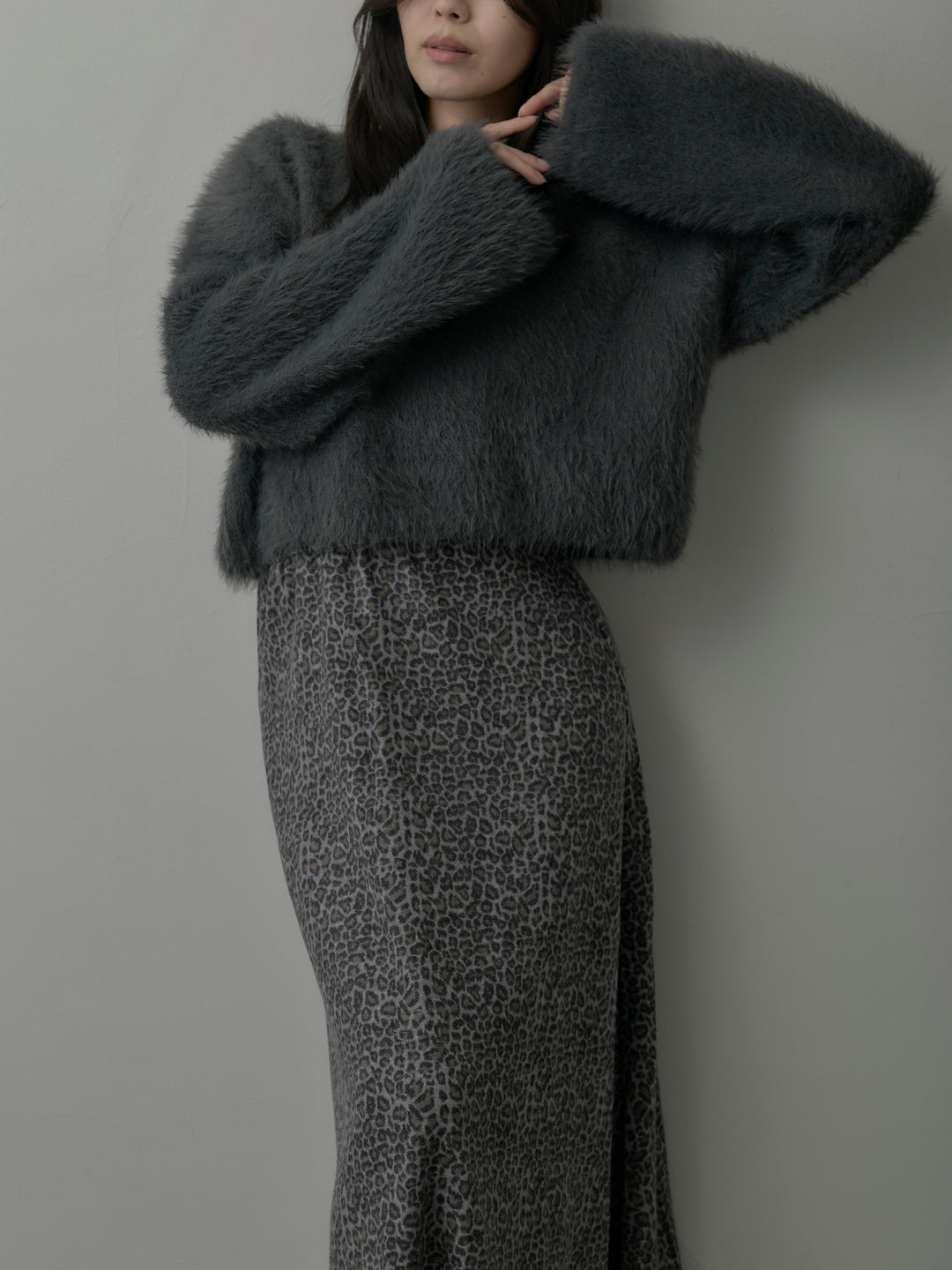 クロップドシャギーニットトップス