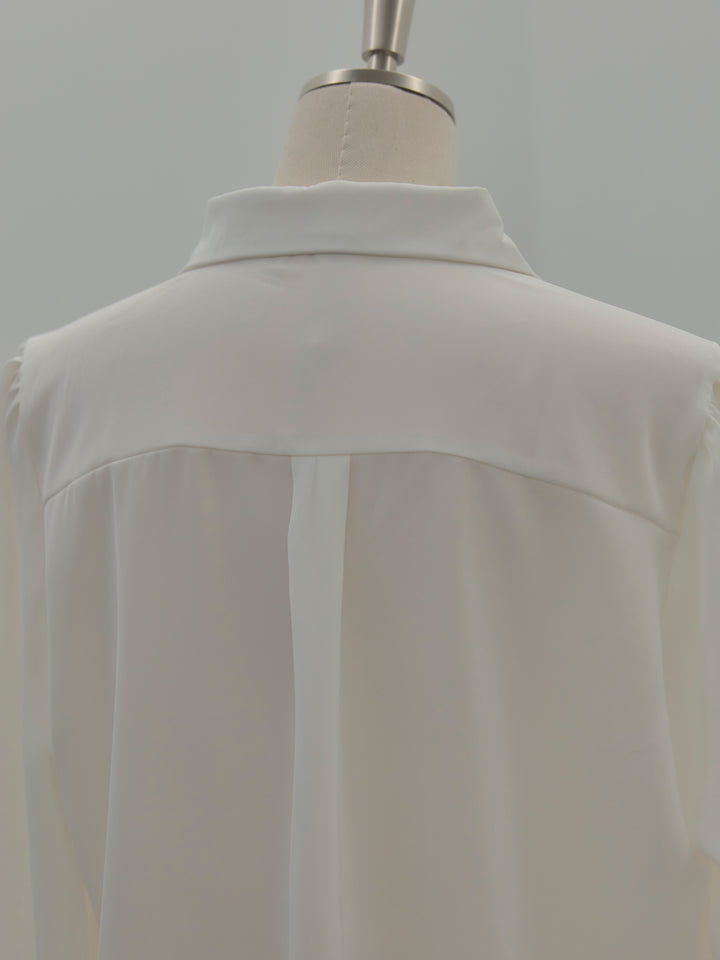 パールボタンサテンシャツ