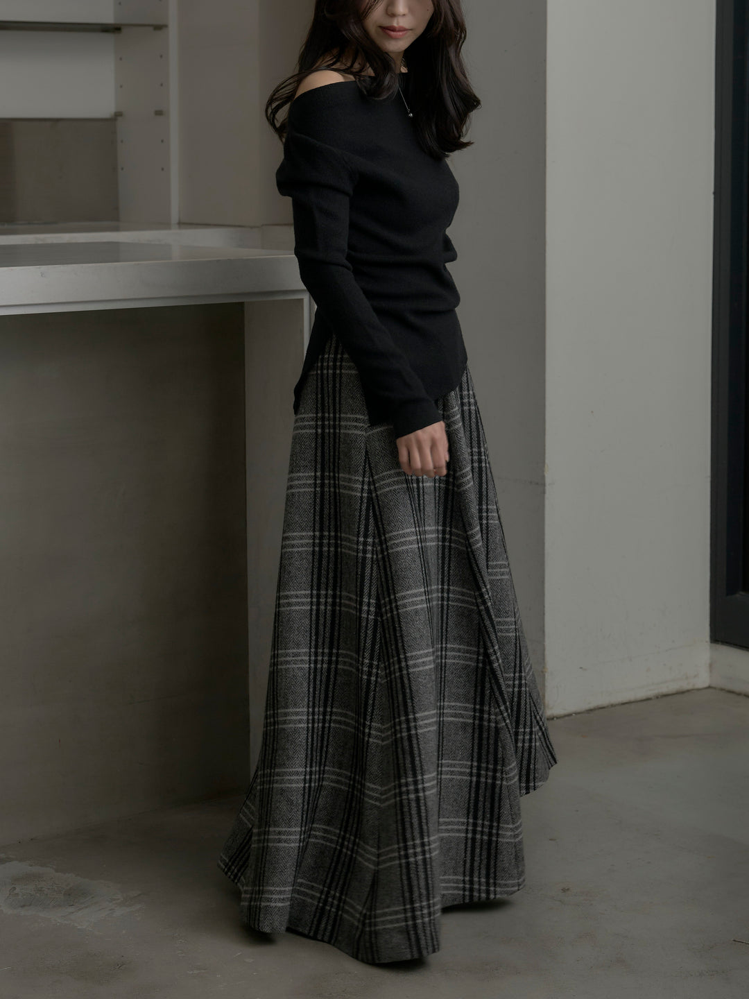 【SET】サイドスリットボートネックニットトップス+【Essential】クラシカルチェックウールタッチスカート(2set)