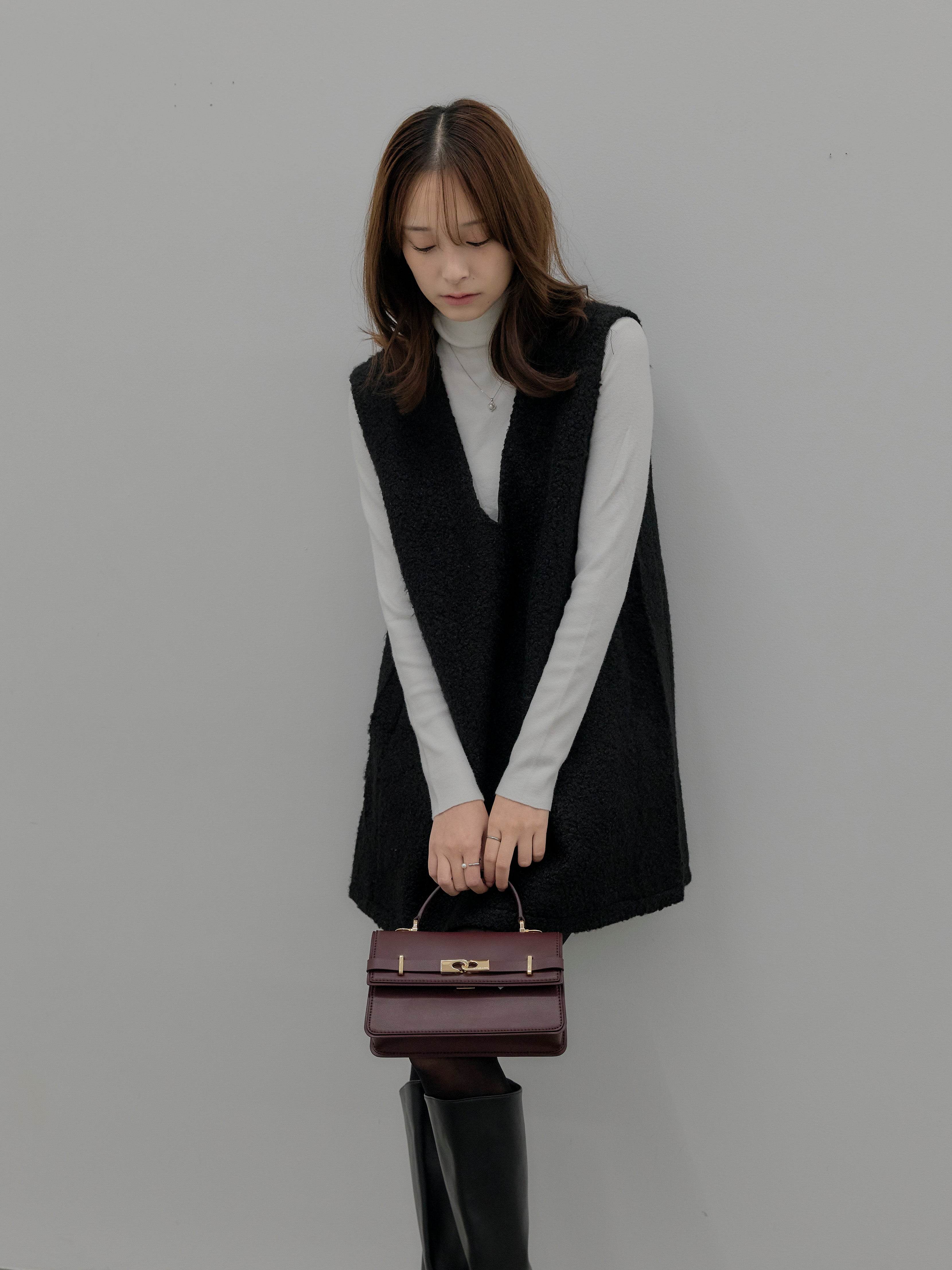 【新品タグ付き/完売品】nairoブークレVネックミニワンピース ブラック SET】ブークレVネックミニワンピース+ベーシックリブタートルネック