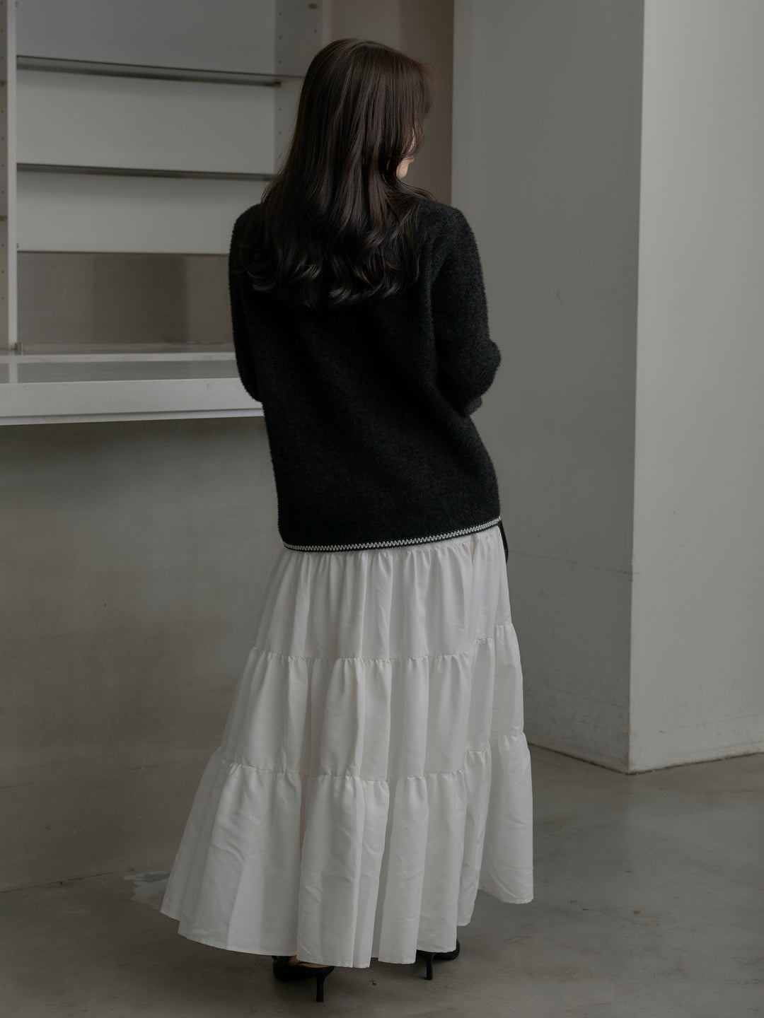 【SET】モヘアタッチパールボタンニットカーディガン+【Essential】ピーチスキンティアードスカート(2set)