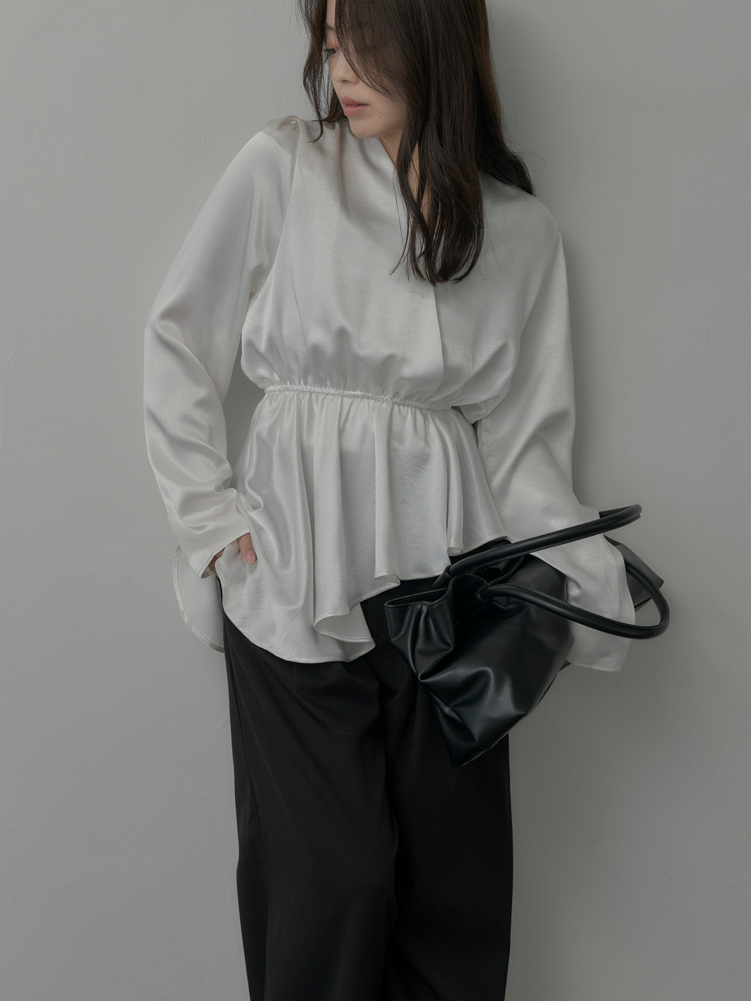 【SET】Vネックアシメサテンブラウス+【Essential】３タックスラックス(2set)