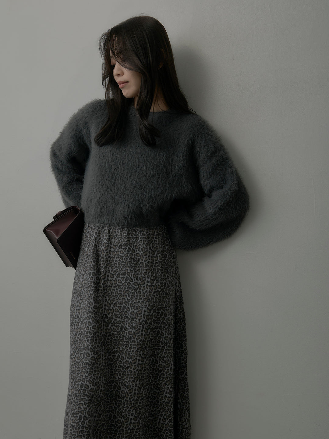 【SET】クロップドシャギーニットトップス+レオパードウールタッチフレアスカート(2set)