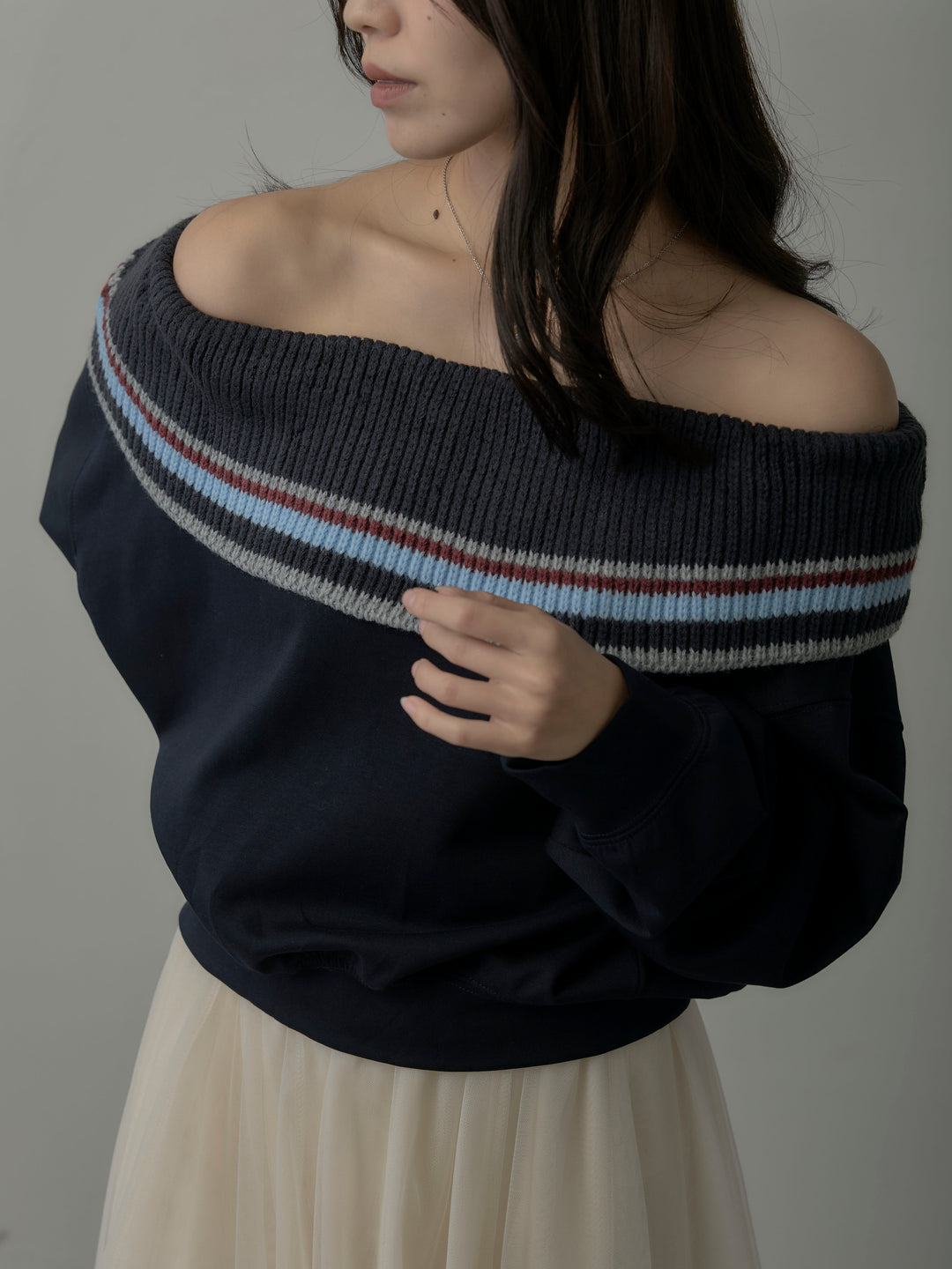 配色ボーダースウェットオフショルトップス