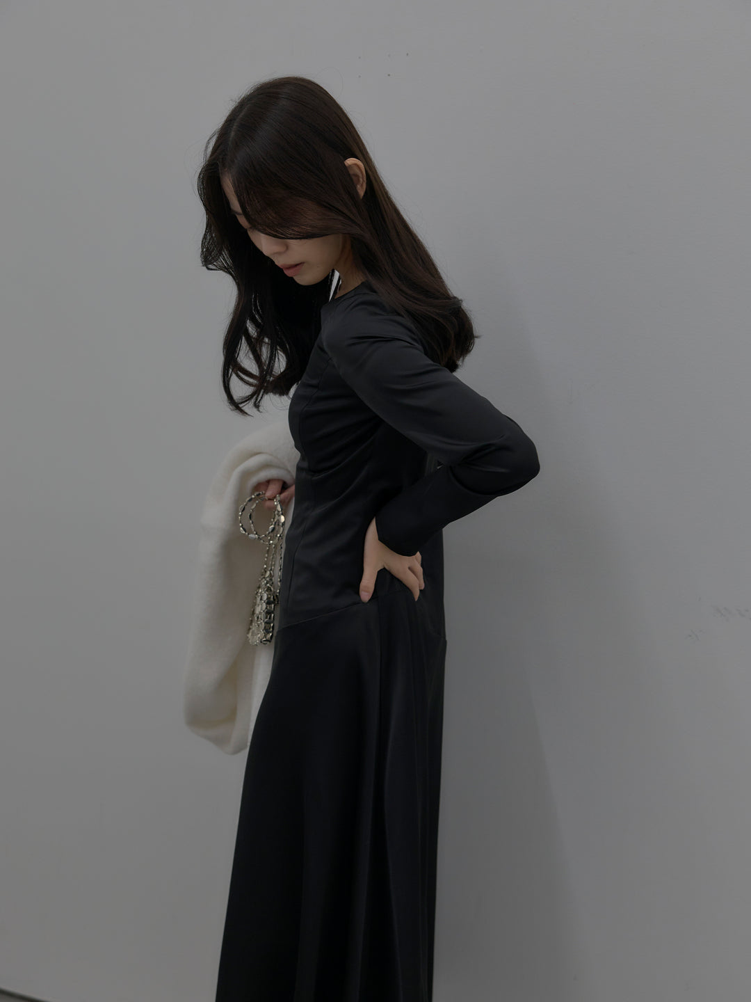 【Essential】ハートネックロングスリーブサテンワンピース