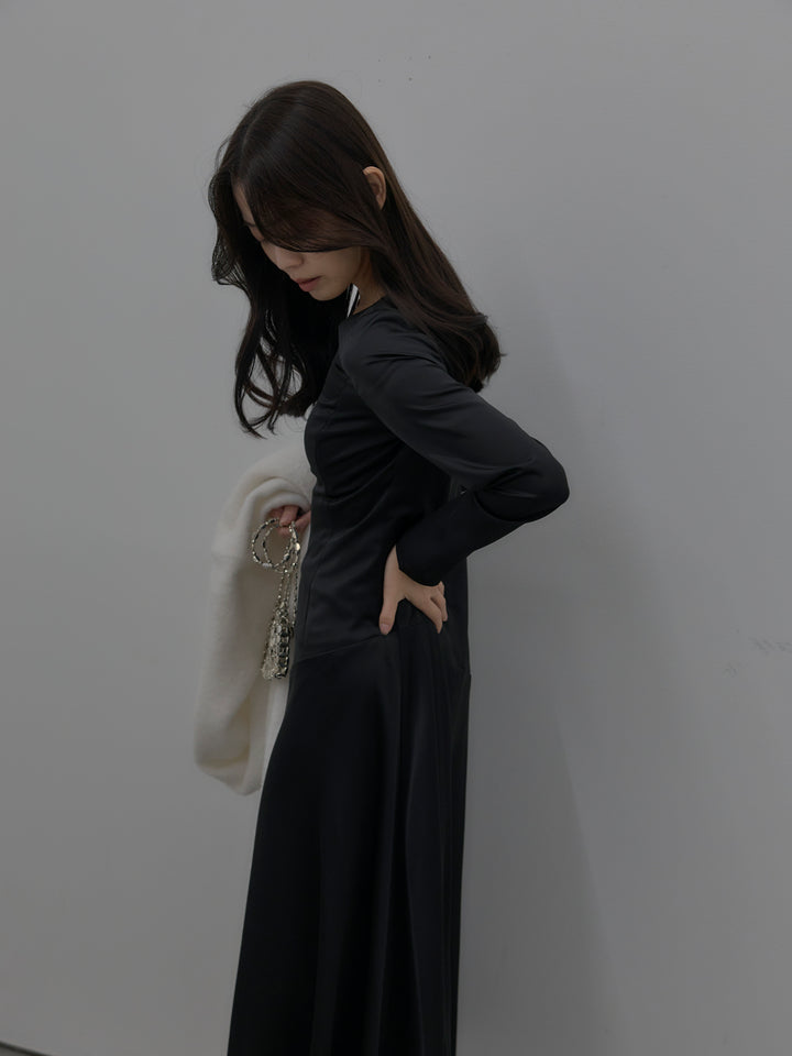 【Essential】ハートネックロングスリーブサテンワンピース