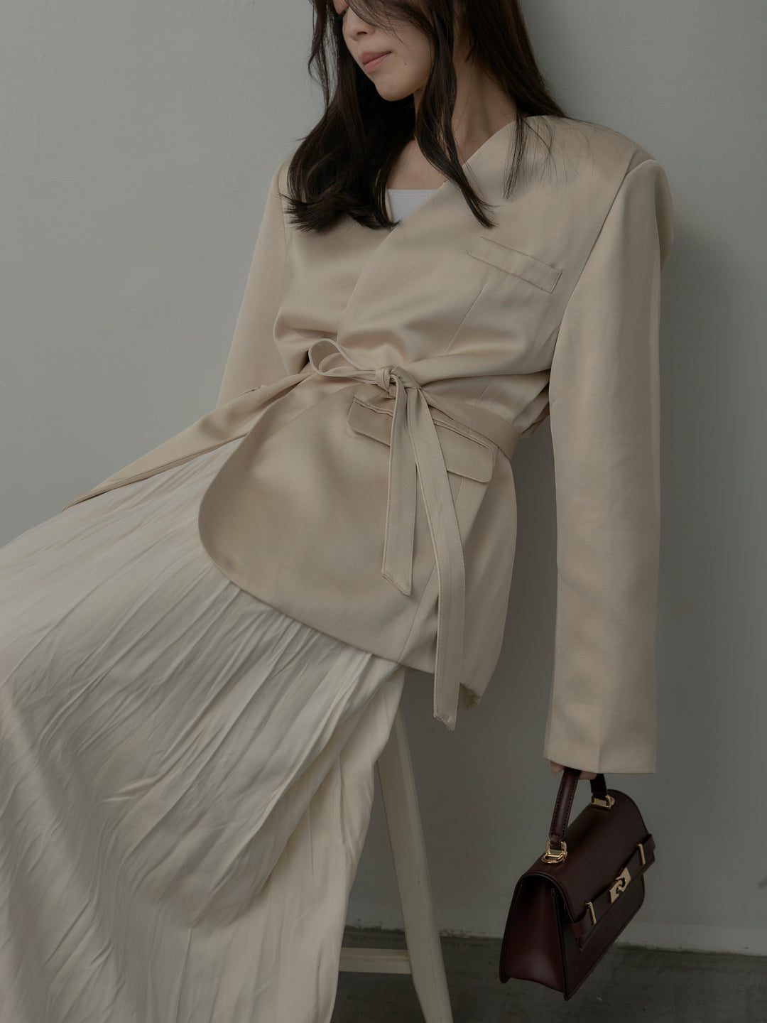 【SET】ノーカラーサテンジャケット+ベロアワッシャープリーツスカート(2set)