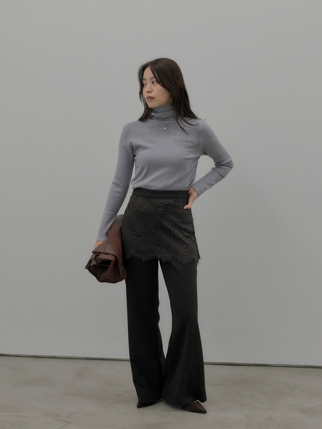 レースレイヤードセミフレアパンツ