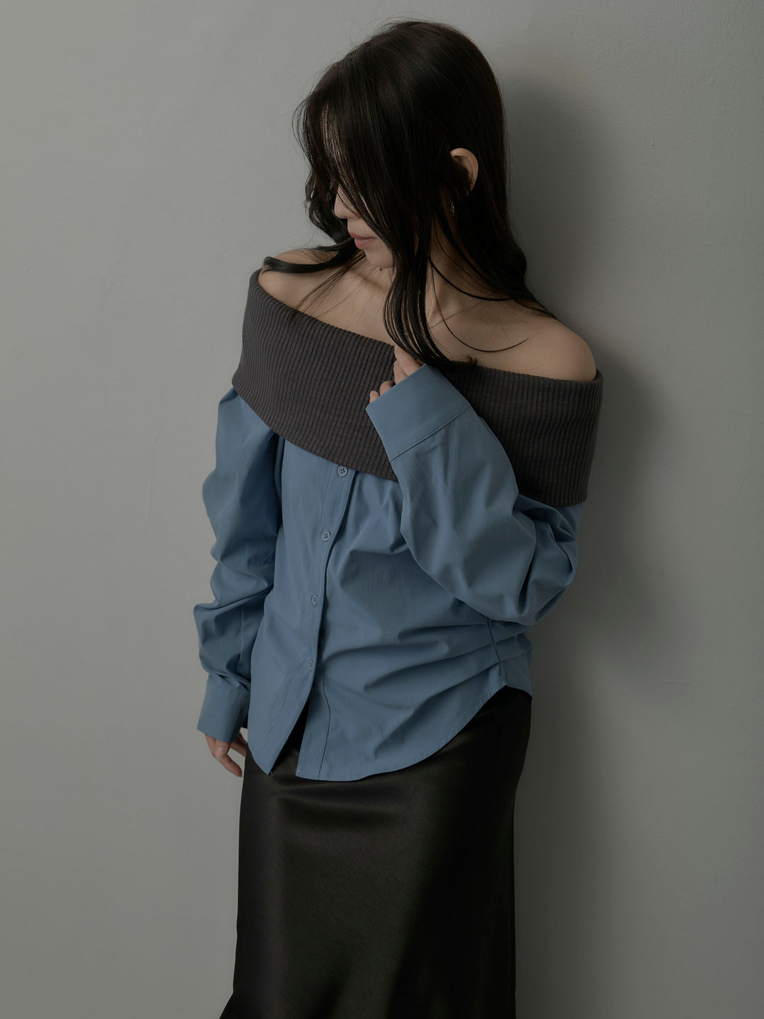 【SET】ニットシャツドッキングオフショルトップス+ヘビーサテンAラインスカート(2set)