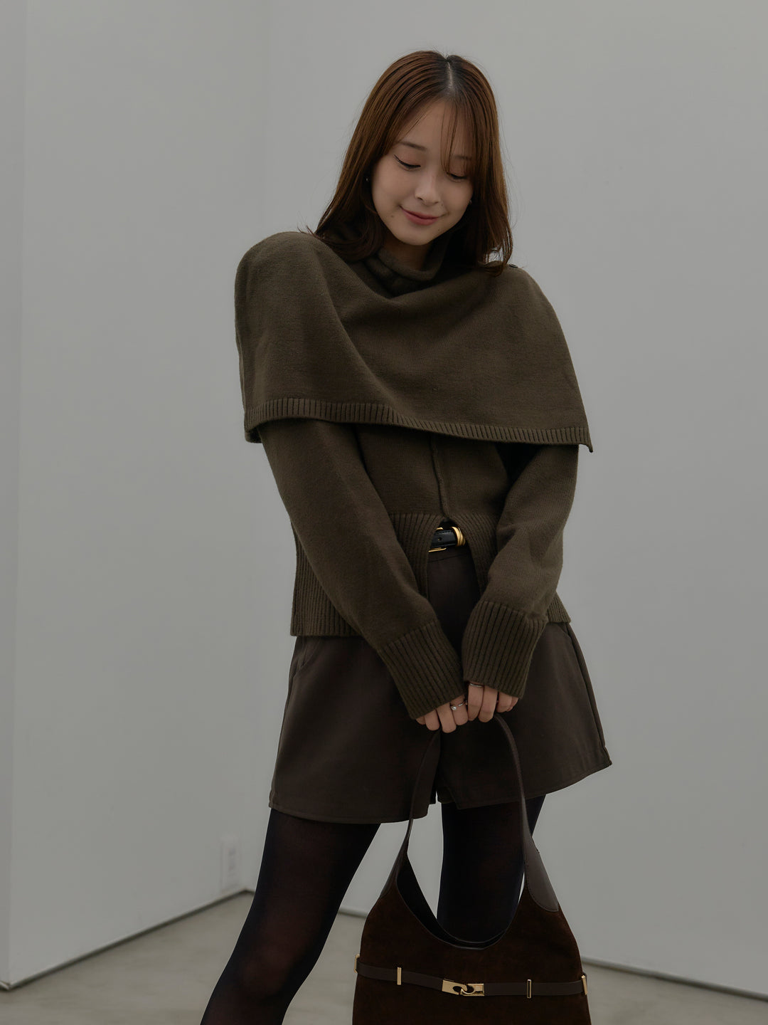 【SET】ケープ付き2WAYフロントスリットニットトップス+ウールタッチミニショートパンツ(2set)