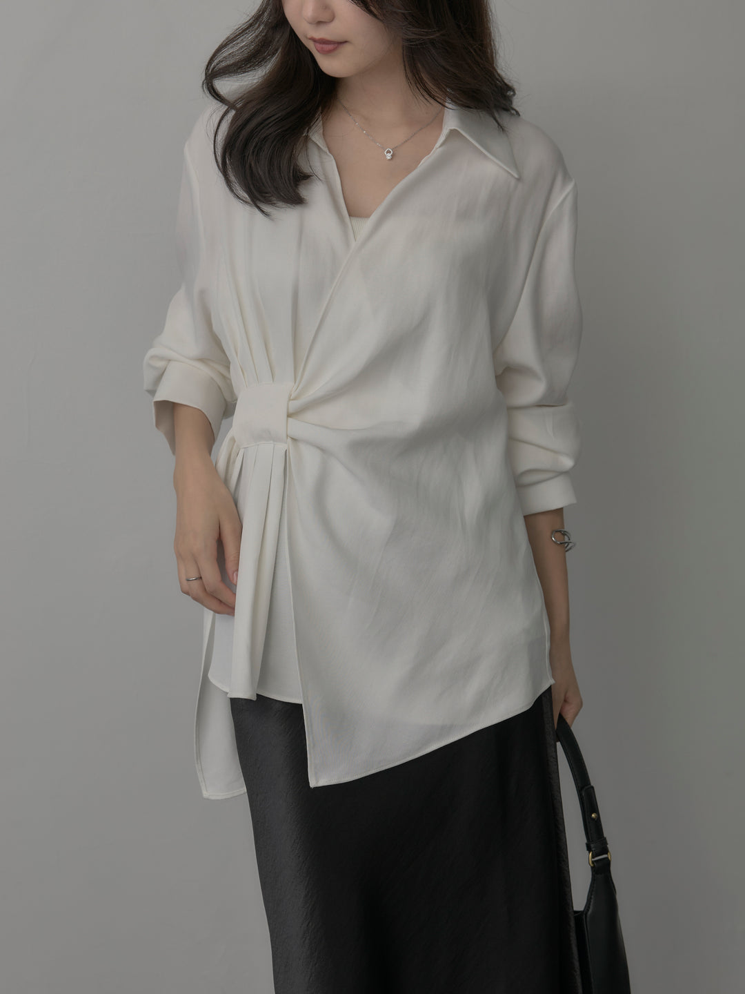 【SET】フロントラップデザインシャツ+ナローAラインサテンスカート(2set)