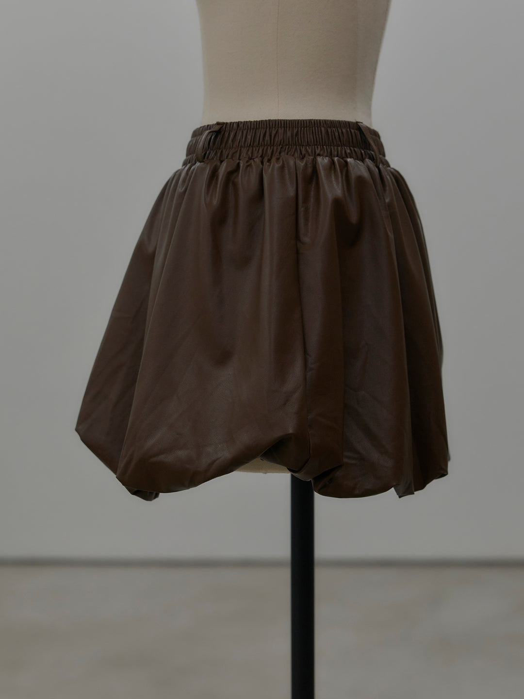 ソフトレザーバルーンミニスカート