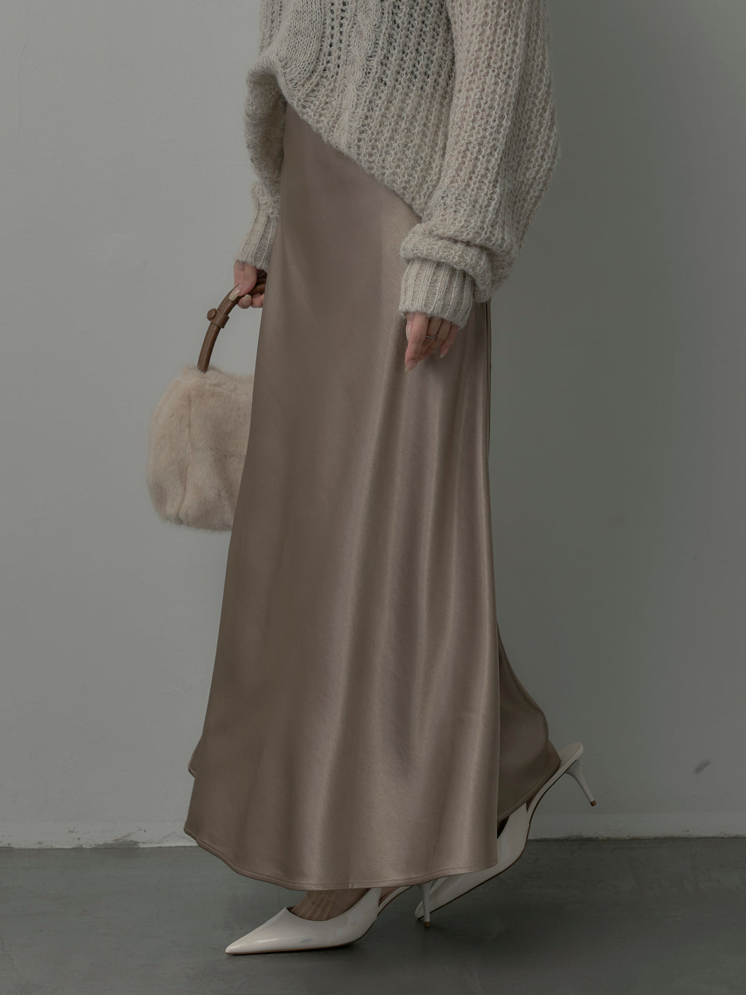 ヘビーサテンAラインスカート