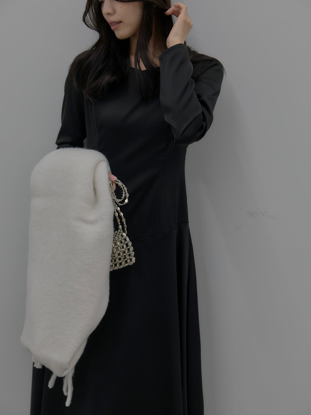 【Essential】ハートネックロングスリーブサテンワンピース