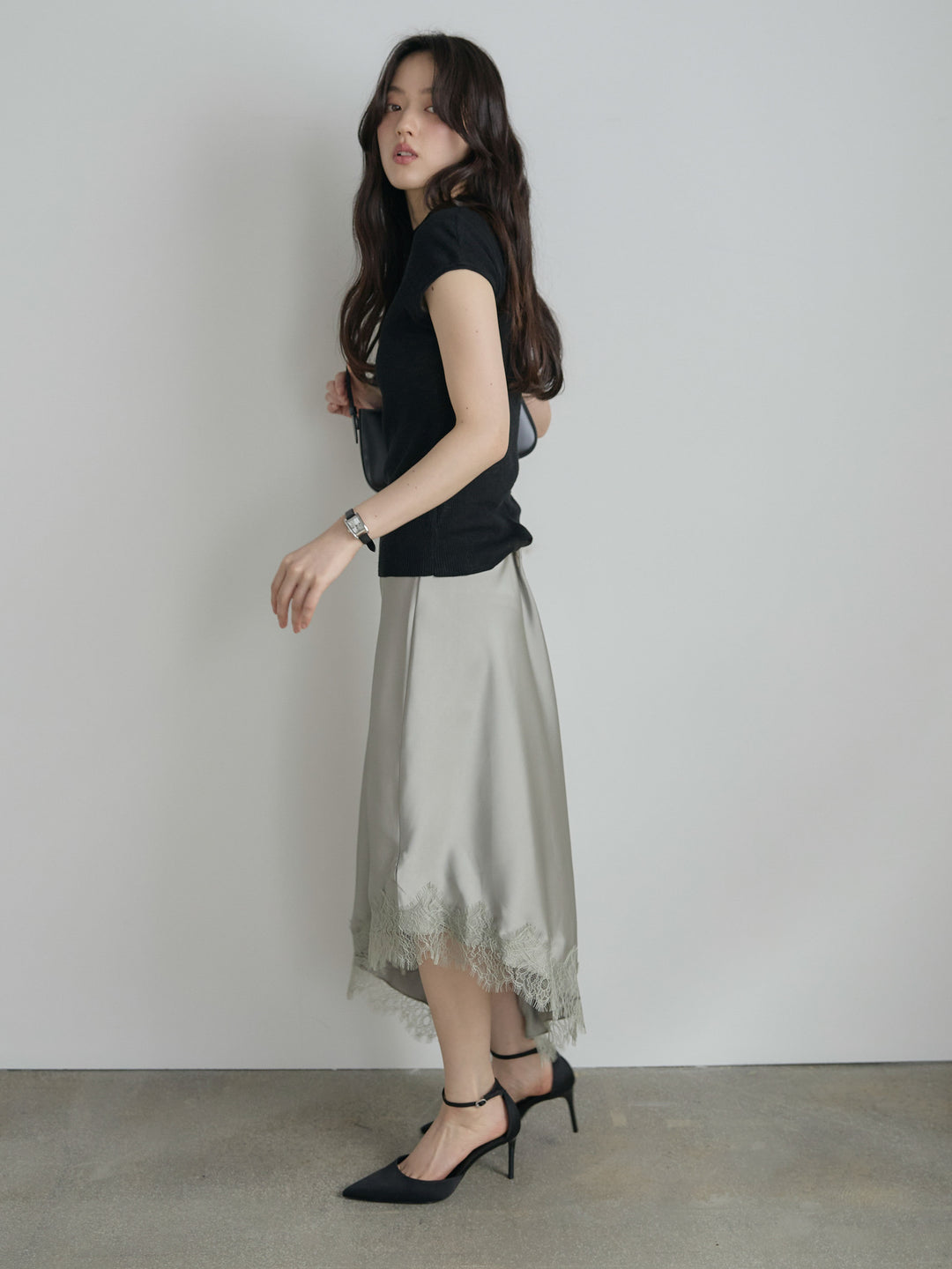 アシンメトリーレーストリムサテンスカート