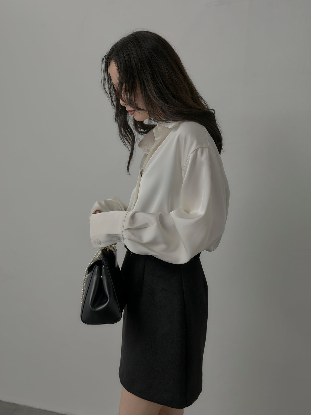 [予約]ケープ付きオーバーサテンシャツ