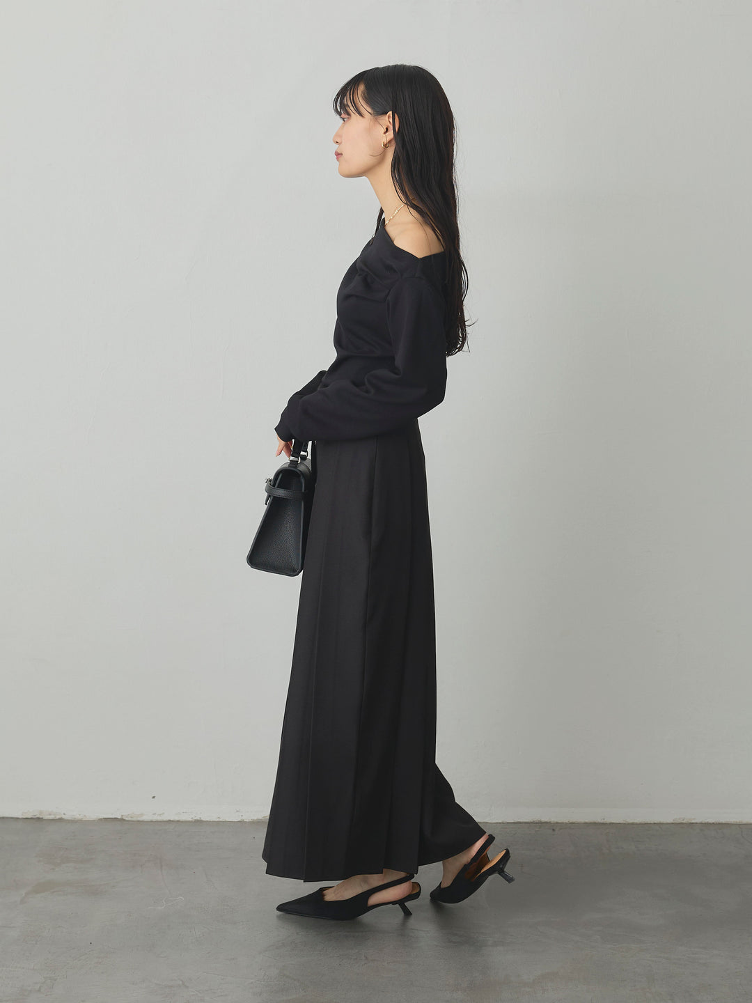 【SET】【Essential】2wayショルダードレープカットトップス+【Essential】ベルト付きサイドタックスカート(2set)