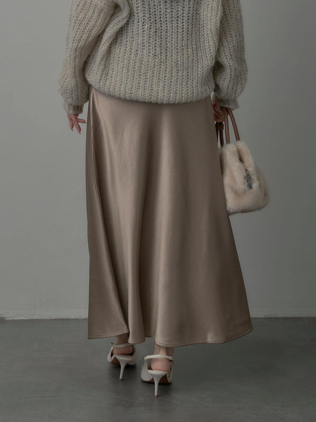 ヘビーサテンAラインスカート