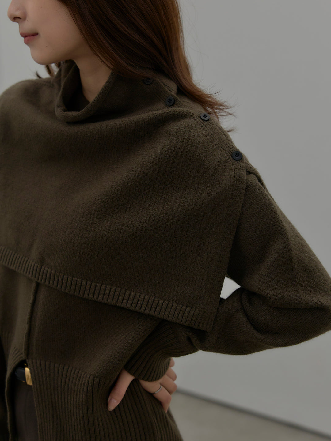 【SET】ケープ付き2WAYフロントスリットニットトップス+ウールタッチミニショートパンツ(2set)