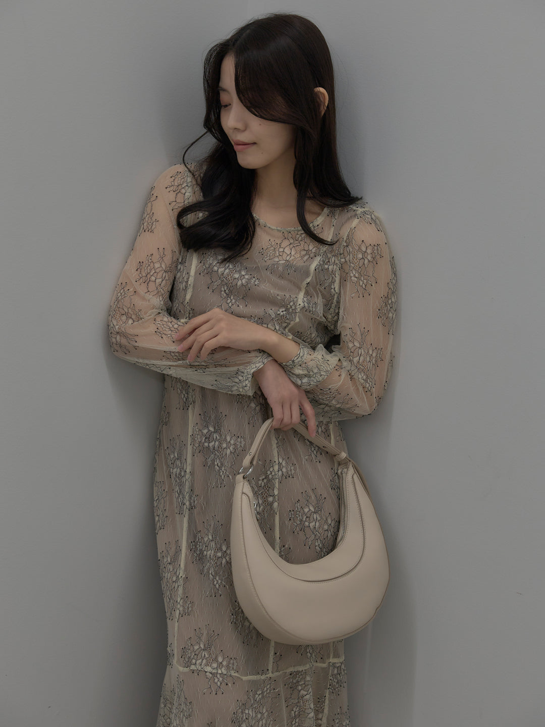 【essential】レディシルエットレースドレス