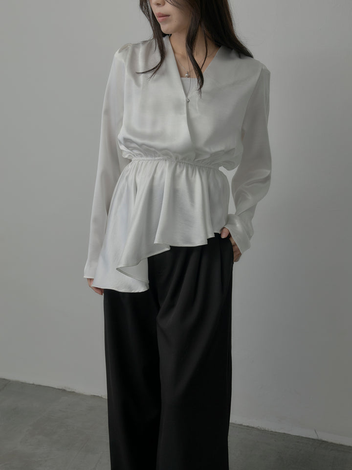Vネックアシメサテンブラウス