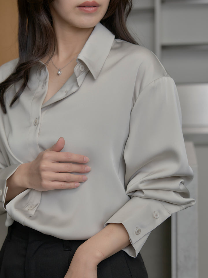 [予約]ケープ付きオーバーサテンシャツ