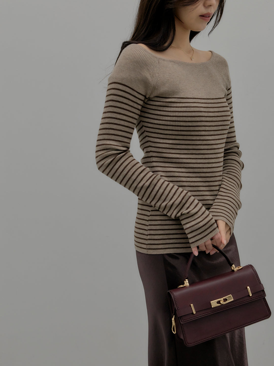 【SET】ハーフボーダーニットトップス+ナローAラインサテンスカート(2set)