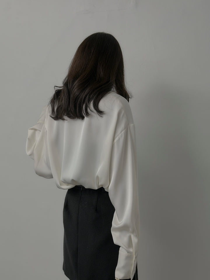 [予約]ケープ付きオーバーサテンシャツ