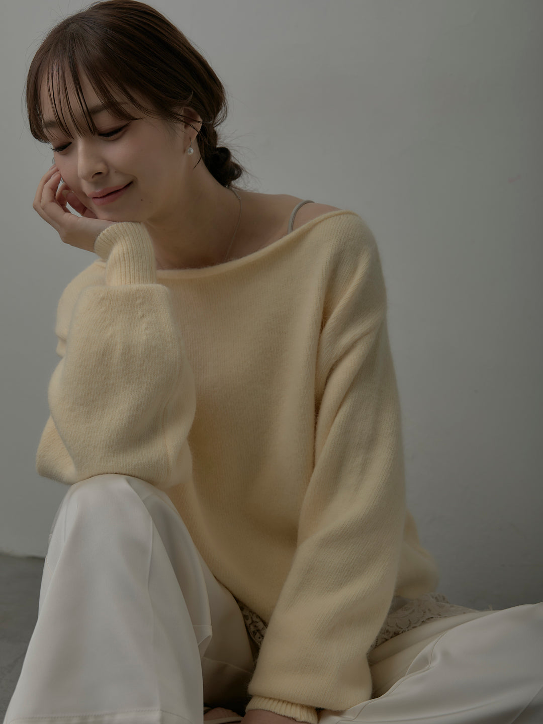 【SET】【premium touch】2wayショルダーニットプルオーバー+レースサテンキャミソール+【Essential】センタープレスサテンパンツ(3set)