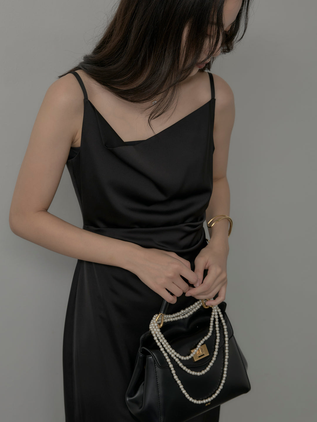 【Essential】サテンドレープキャミワンピ