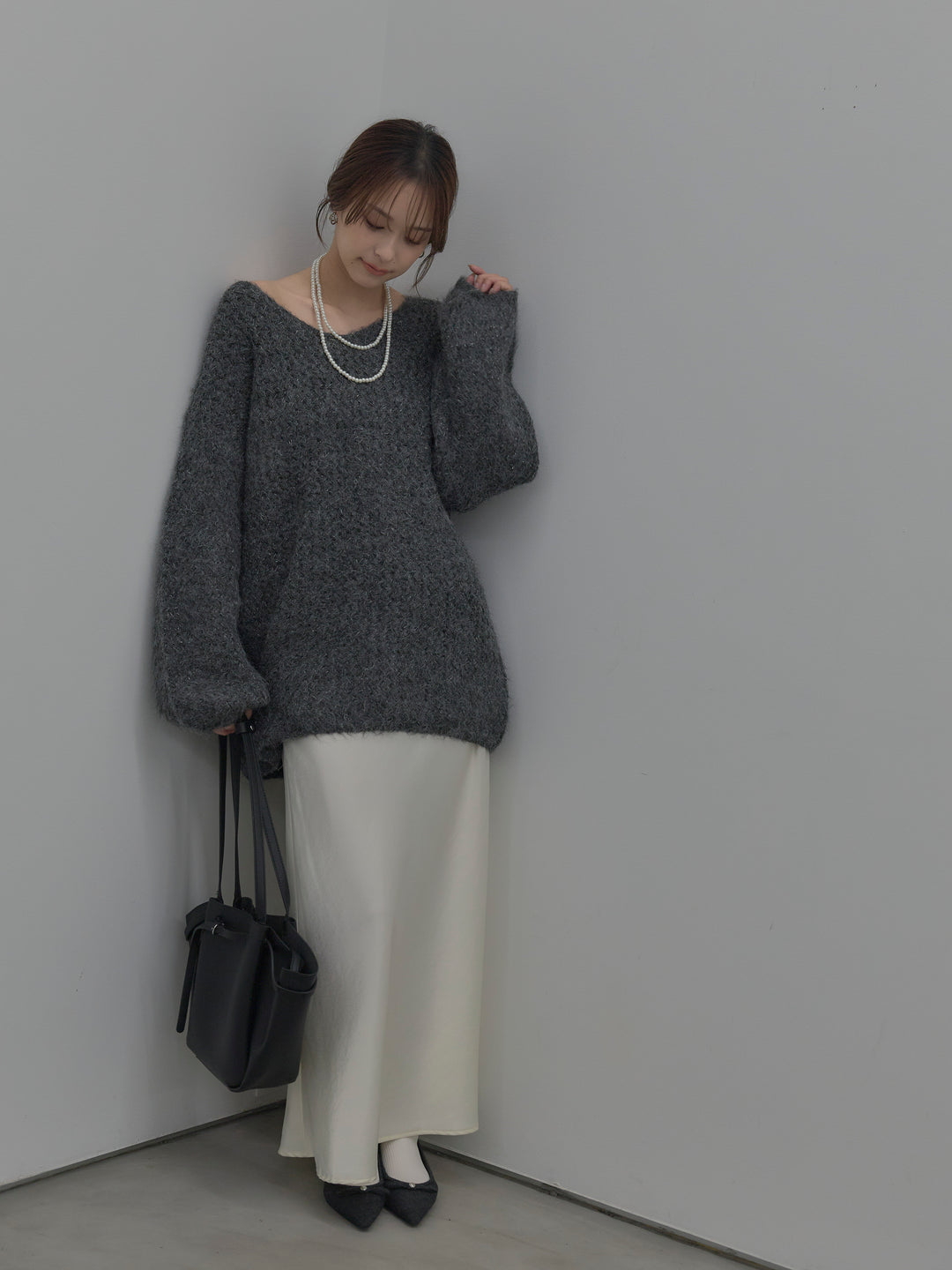 【SET】ラメ糸ローゲージ編みオーバーニットトップス+ナローAラインサテンスカート(2set)