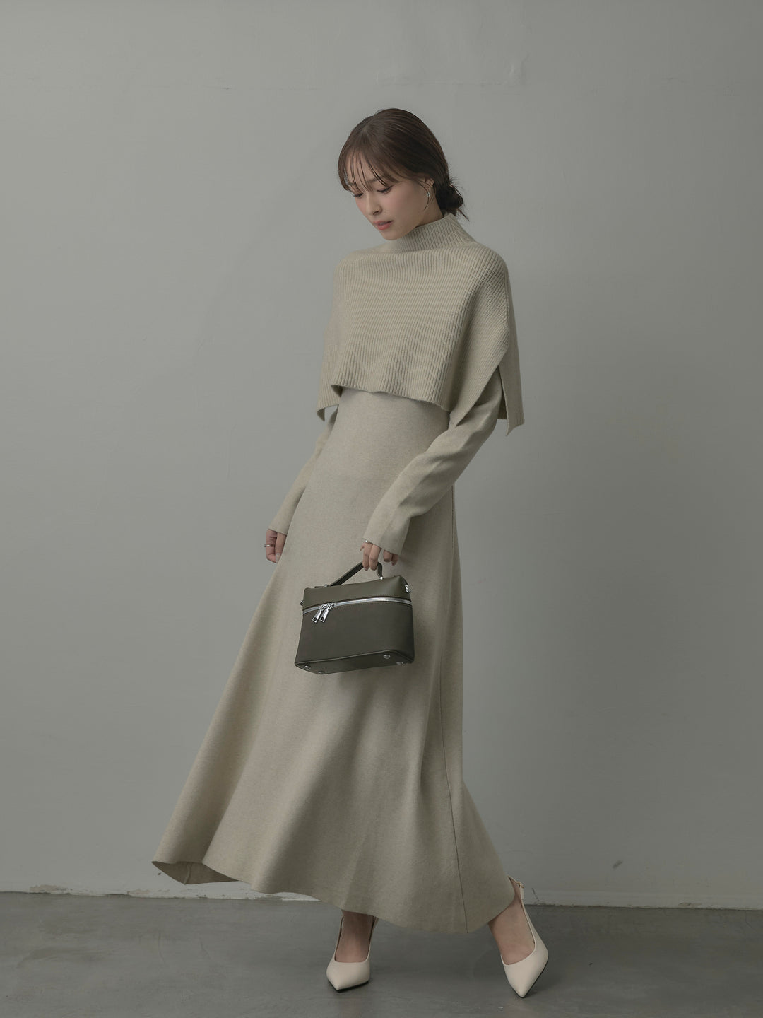 ケープ付きリブニットロングワンピース