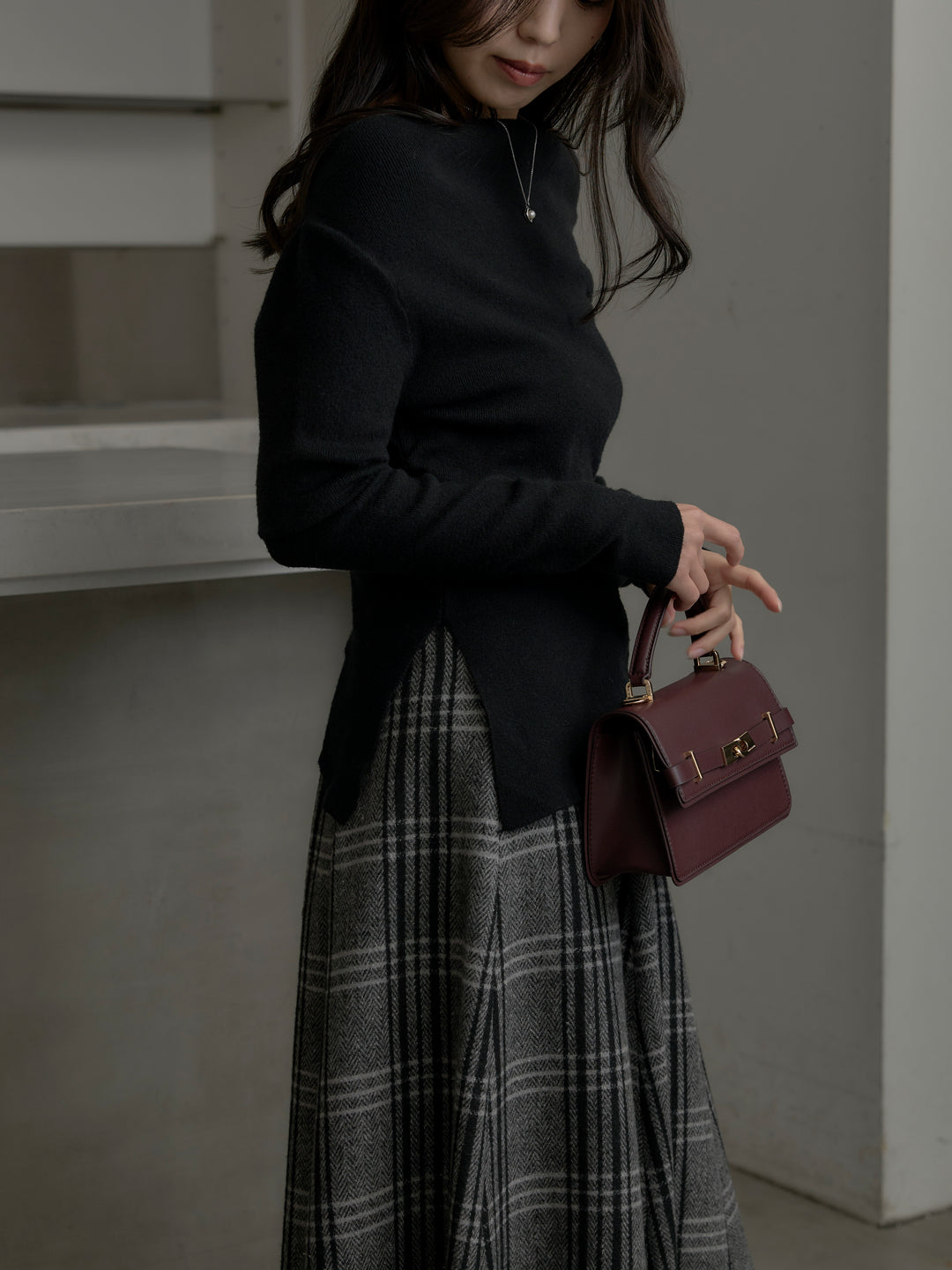 【SET】サイドスリットボートネックニットトップス+【Essential】クラシカルチェックウールタッチスカート(2set)