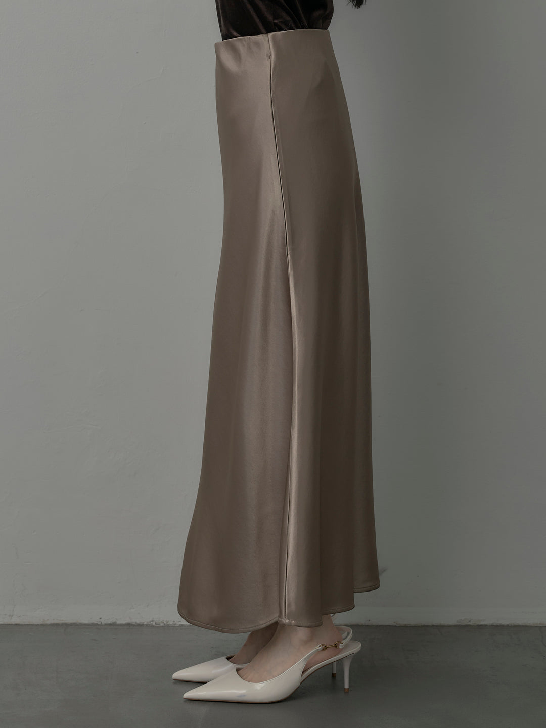 ヘビーサテンAラインスカート