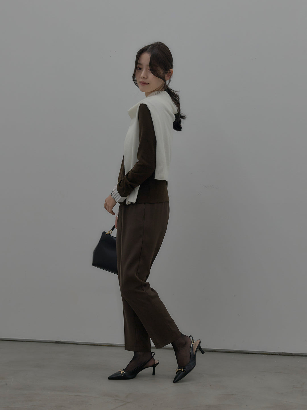 ベーシックテーパードパンツ