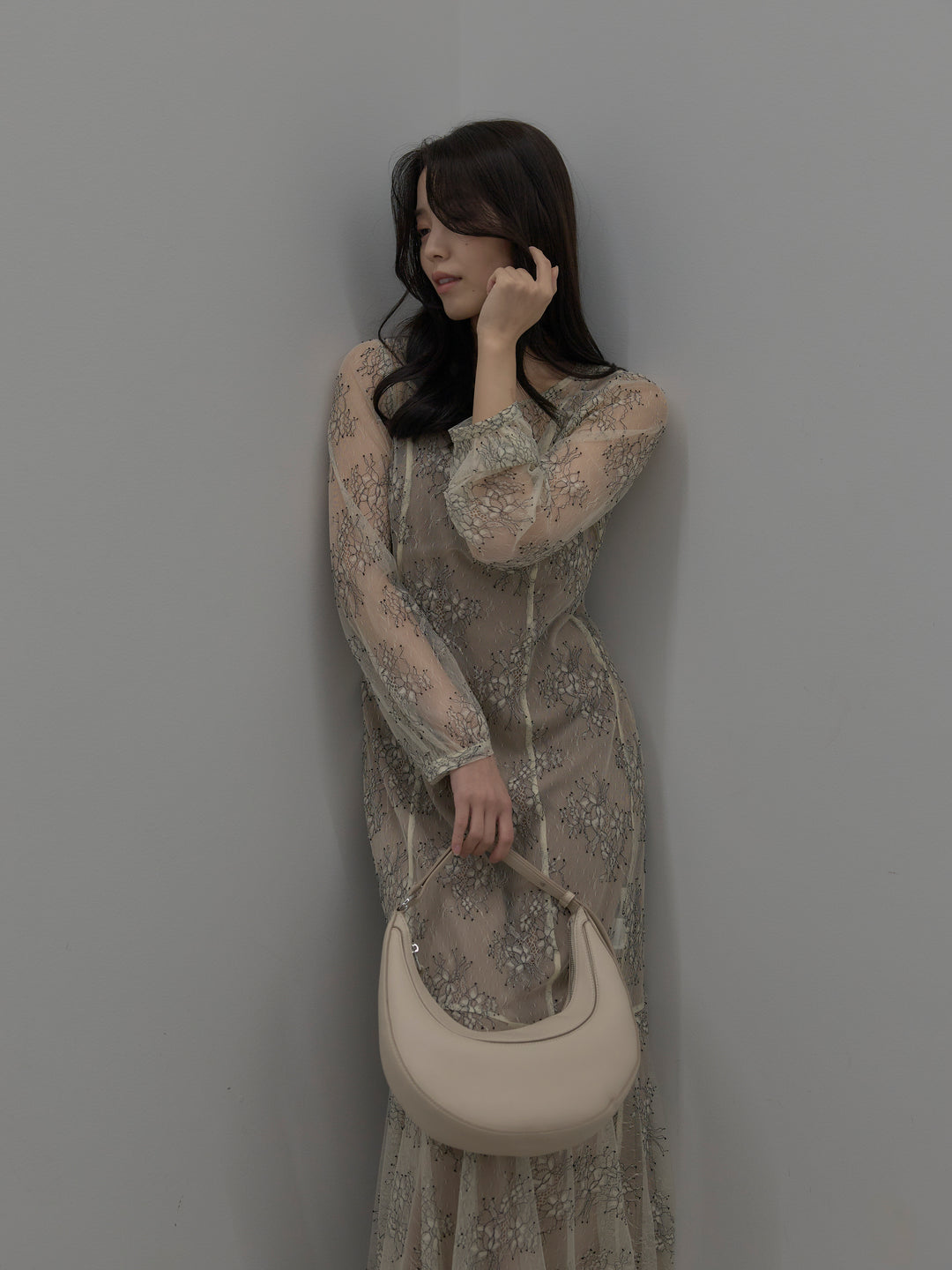 【essential】レディシルエットレースドレス