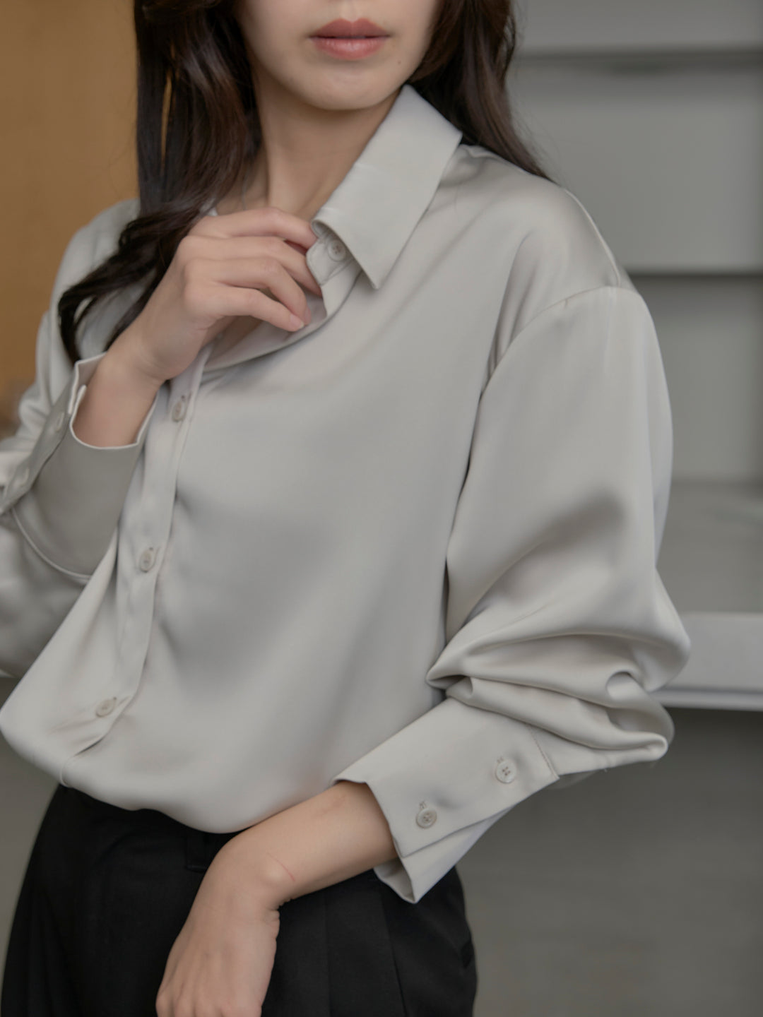 [予約]ケープ付きオーバーサテンシャツ