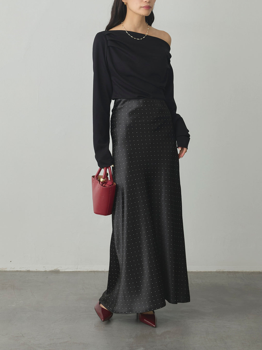 【SET】【Essential】2wayショルダードレープカットトップス+ドットサテンスカート(2set)