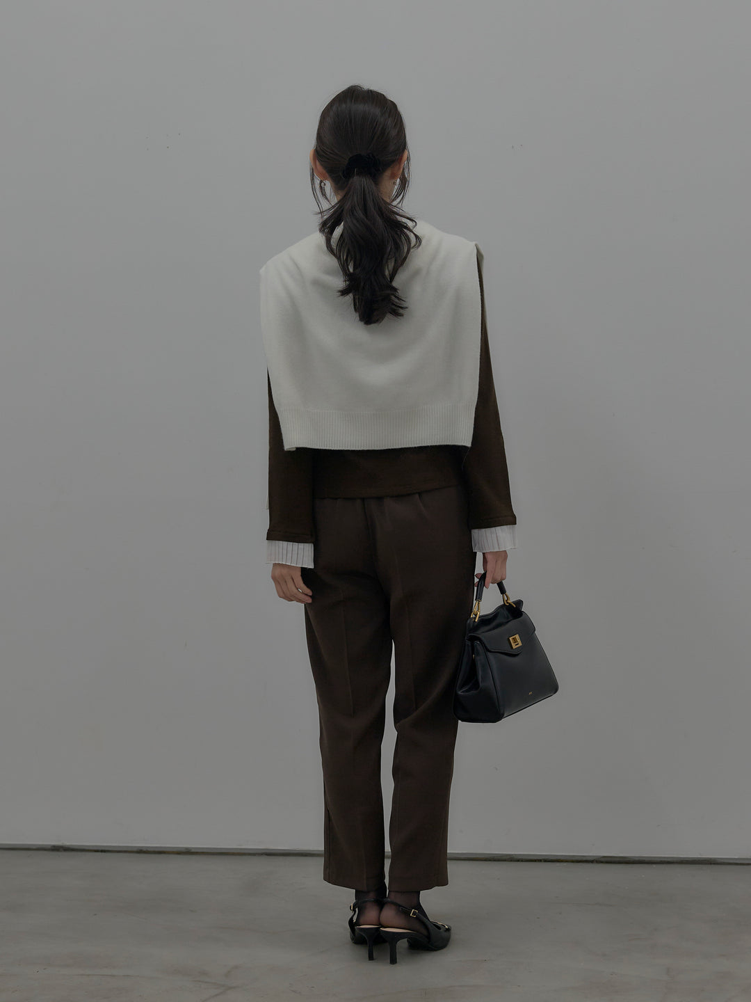 ベーシックテーパードパンツ