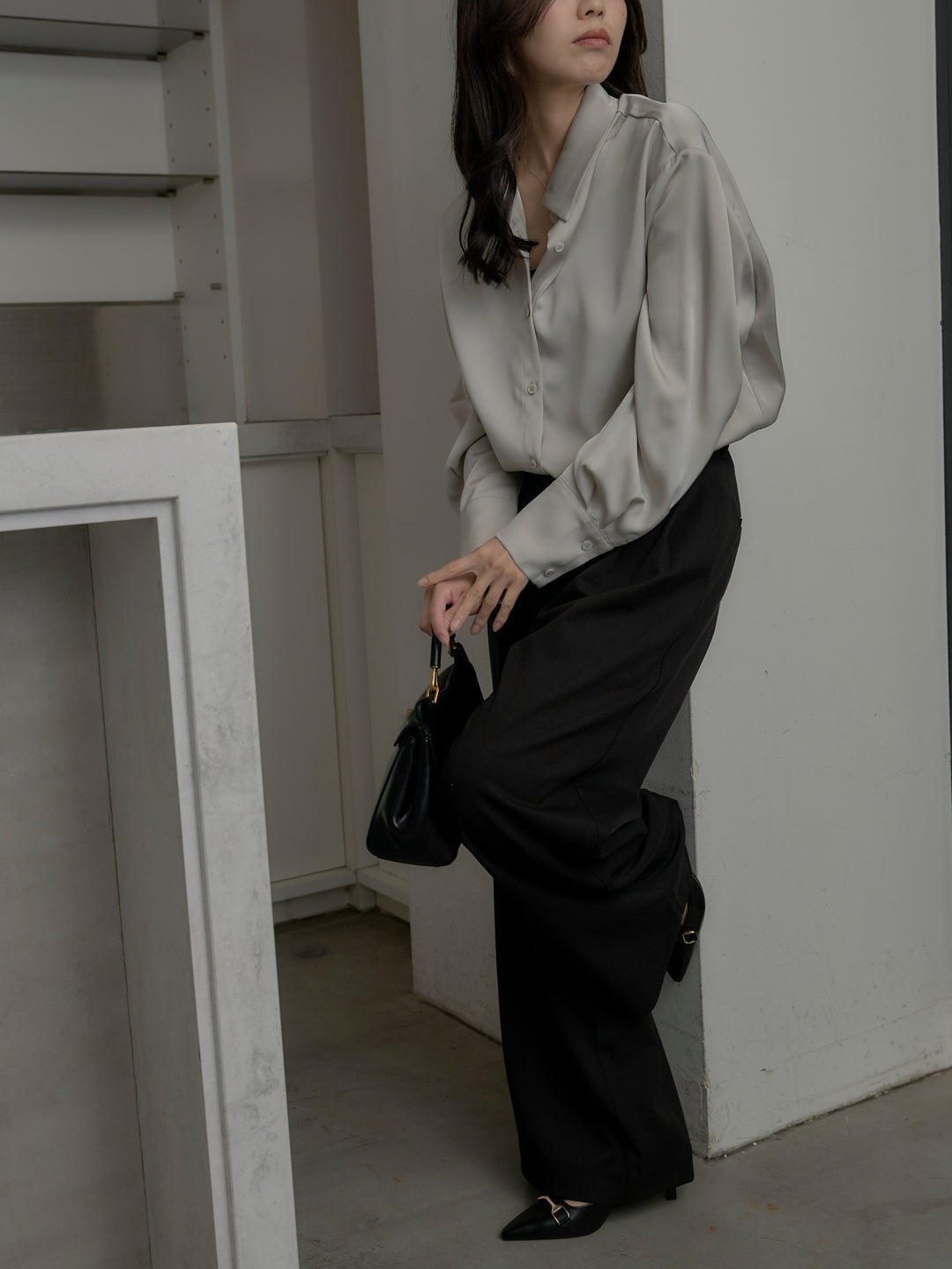 [予約]ケープ付きオーバーサテンシャツ