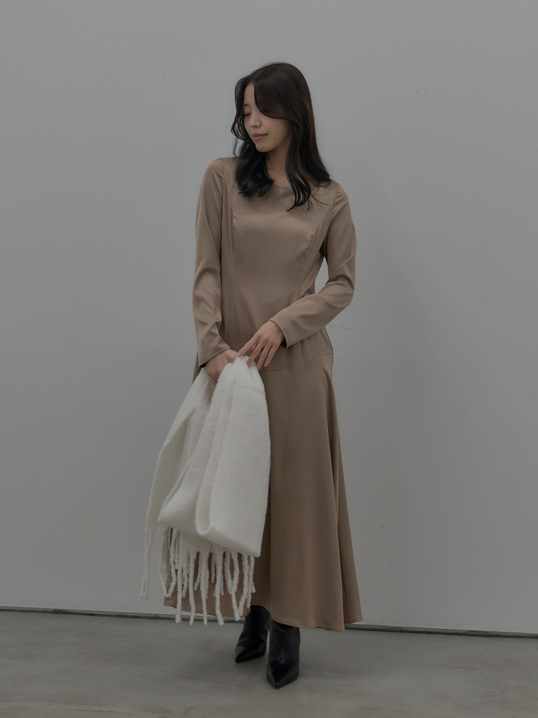 【Essential】ハートネックロングスリーブサテンワンピース