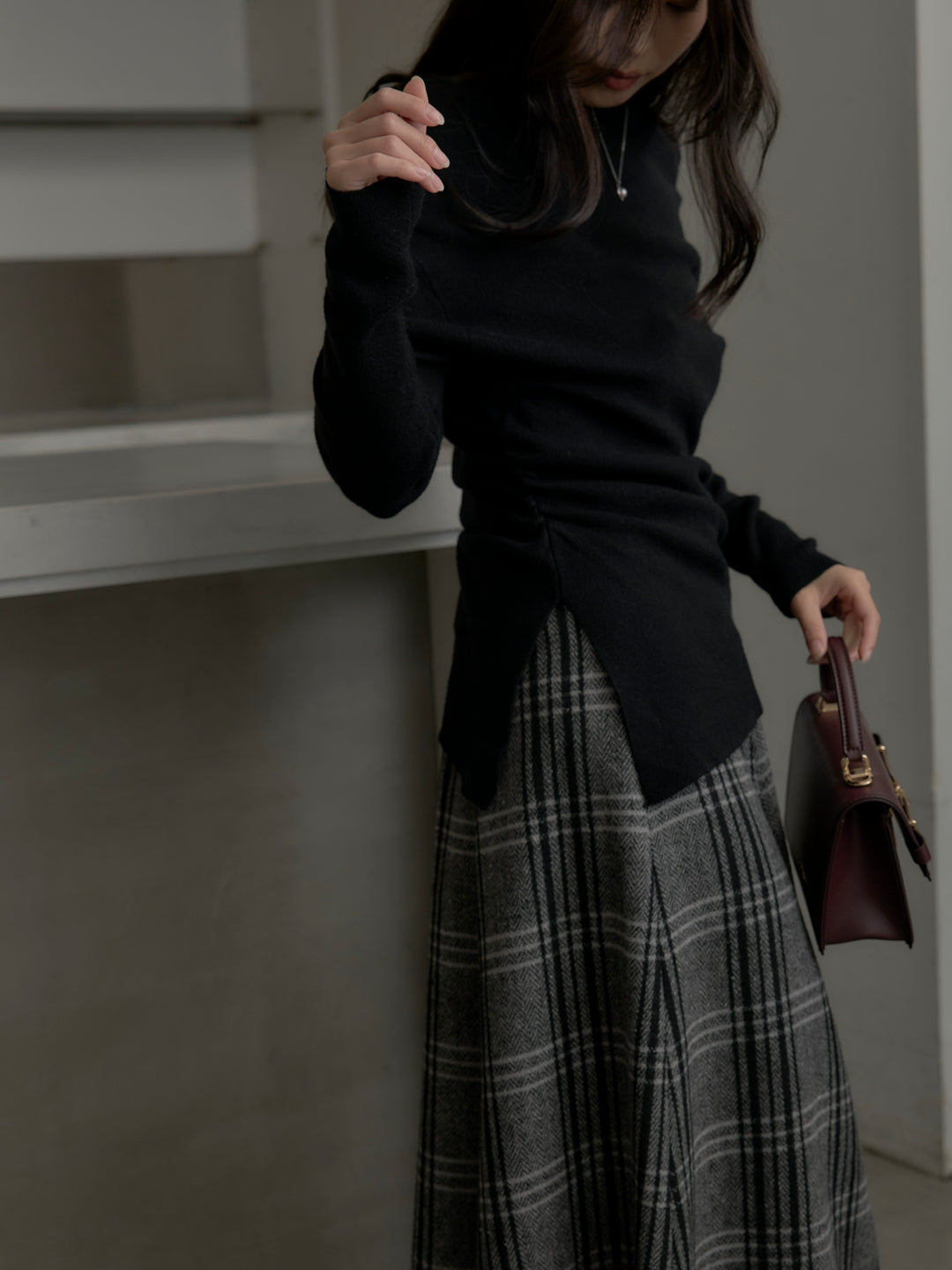 【SET】サイドスリットボートネックニットトップス+【Essential】クラシカルチェックウールタッチスカート(2set)