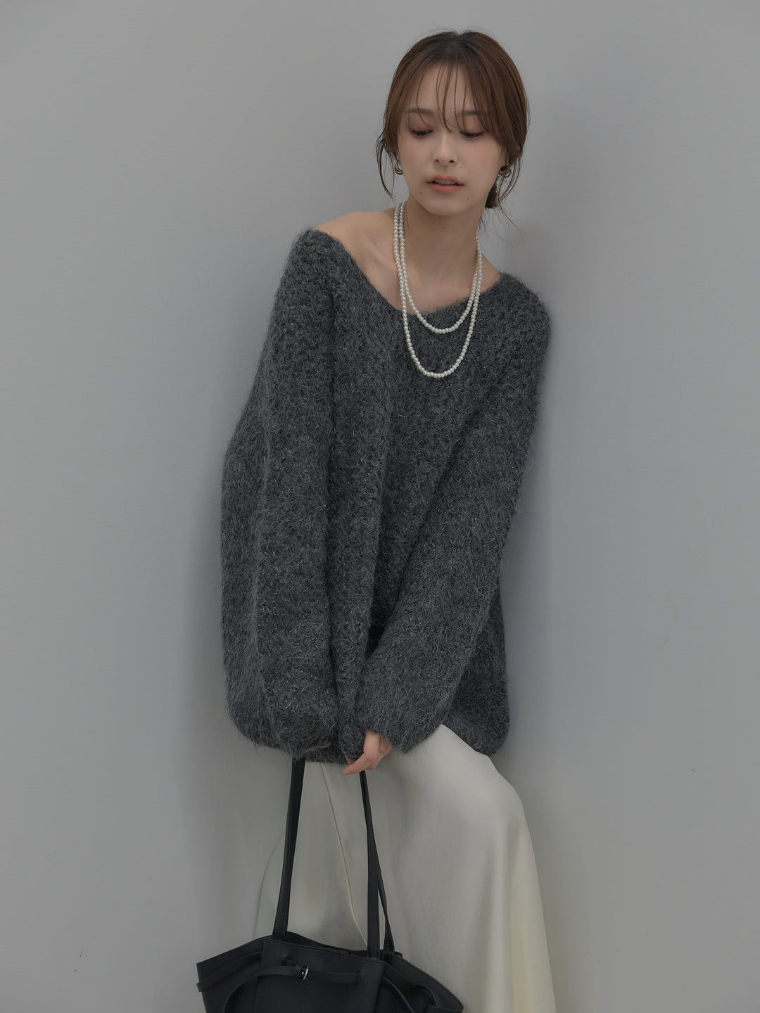 【SET】ラメ糸ローゲージ編みオーバーニットトップス+ナローAラインサテンスカート(2set)