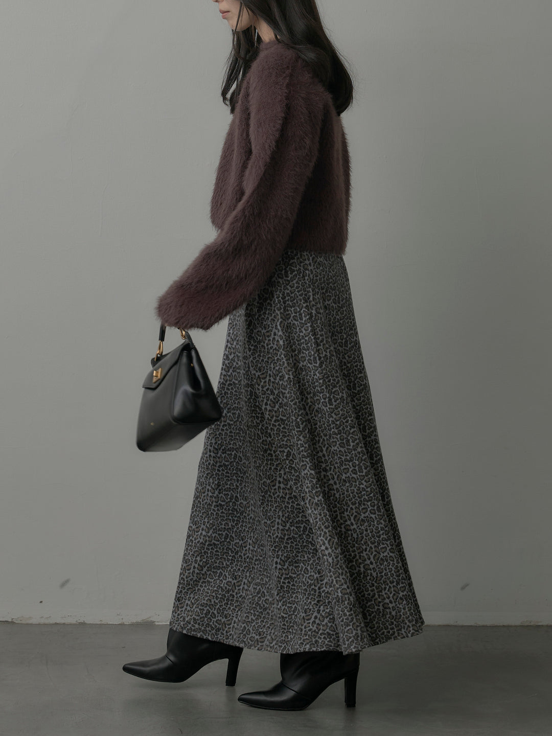 【SET】クロップドシャギーニットトップス+レオパードウールタッチフレアスカート(2set)