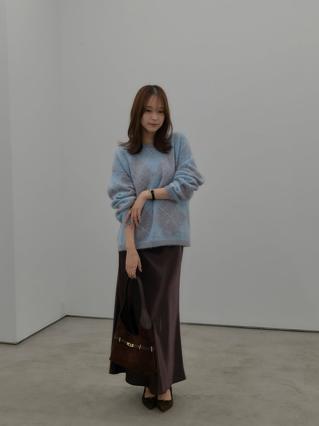 【SET】【premium touch】アーガイル柄ニットプルオーバー+ナローAラインサテンスカート(2set)