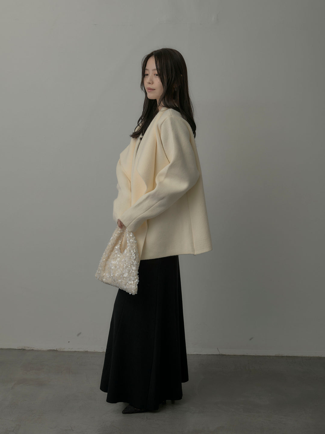 Vネックニットロングワンピース