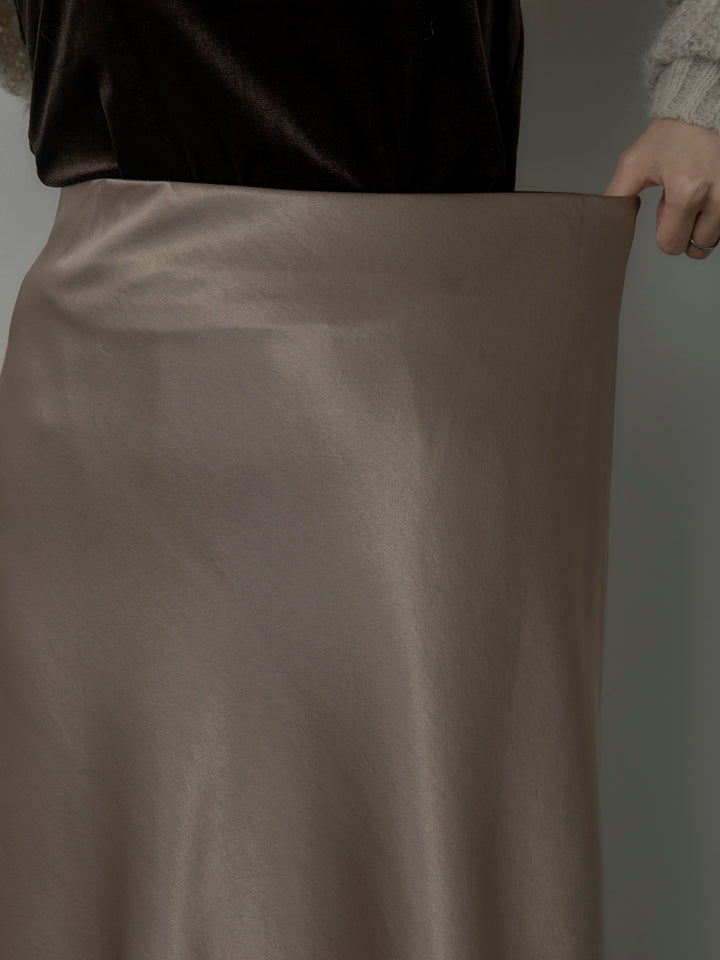 ヘビーサテンAラインスカート
