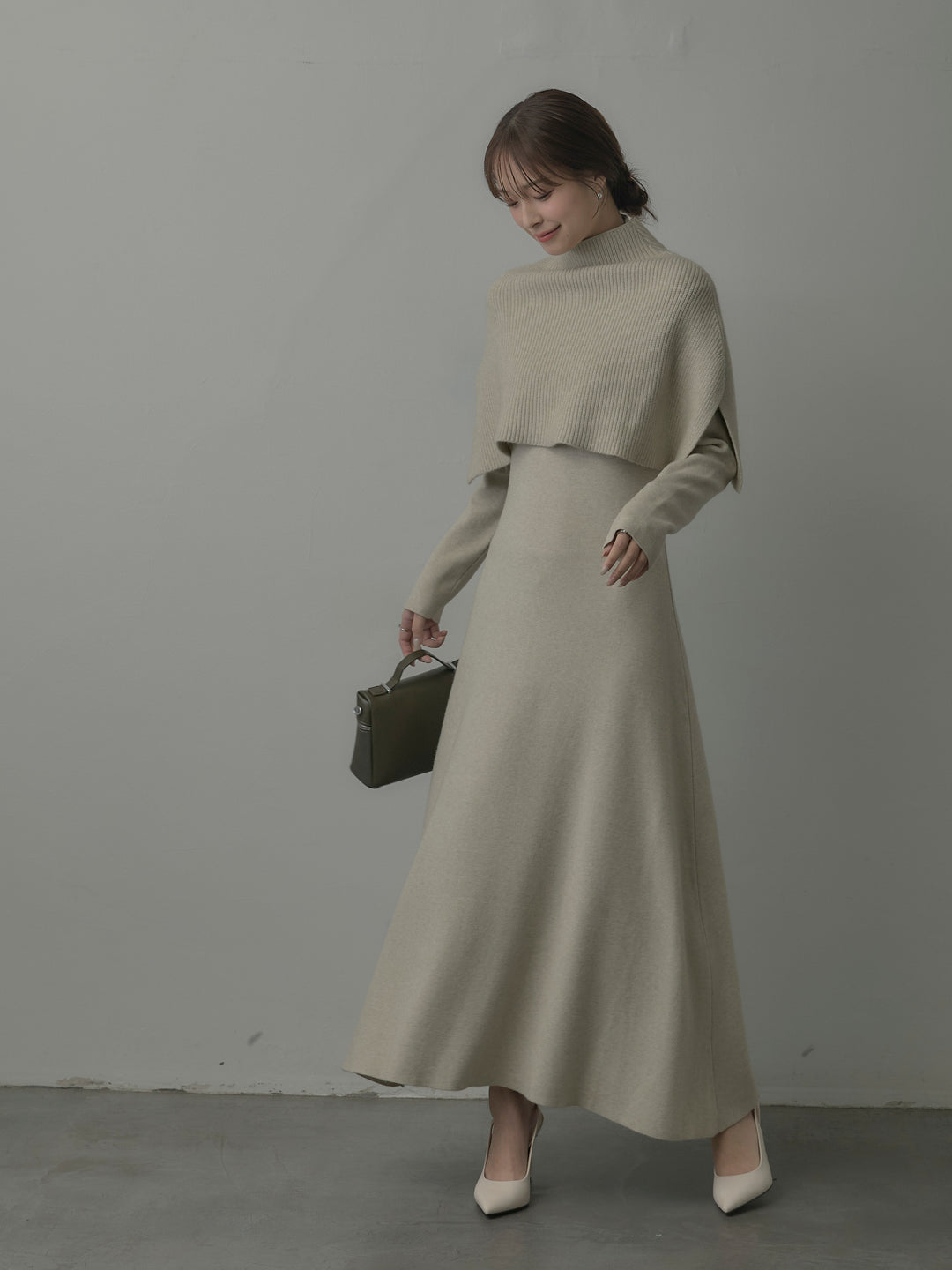 ケープ付きリブニットロングワンピース