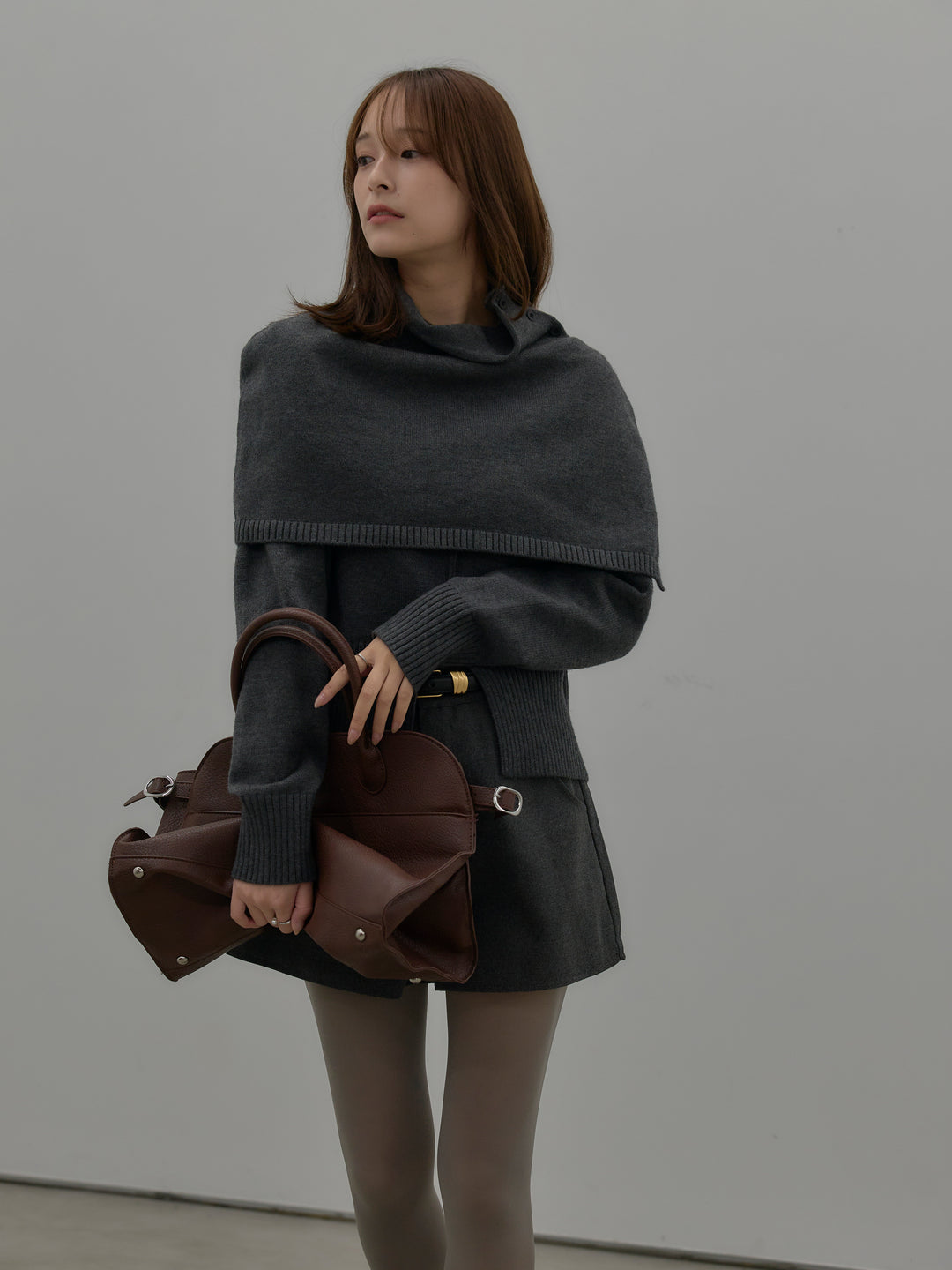 【SET】ケープ付き2WAYフロントスリットニットトップス+ウールタッチミニショートパンツ(2set)